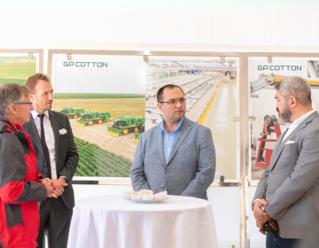 Министр сельского хозяйства Меджнун Мамедов посетил Инновационное фермерское хозяйство, принадлежащее ООО «МКТ ИК» в городе Евлах.