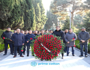 Руководство и сотрудники ООО "Prime Cotton"  посетили Аллею почётного захоронения в Баку, чтобы почтить светлую память Общенационального Лидера Гейдара Алиева.